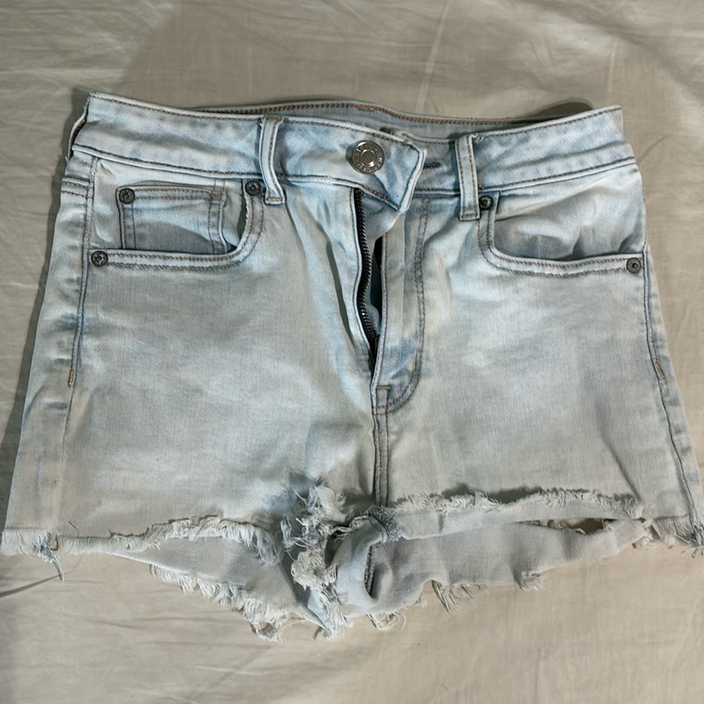 Light colored shorts from AE, worn, good condition. US size 4
